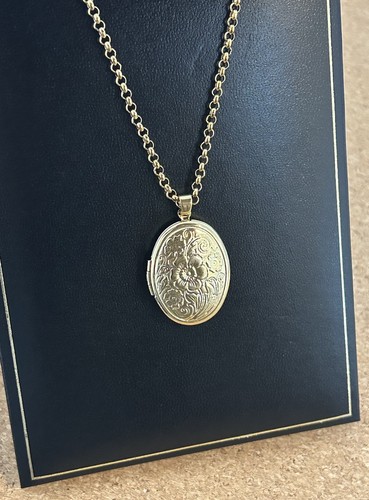Medaglione fiore ovale vintage
